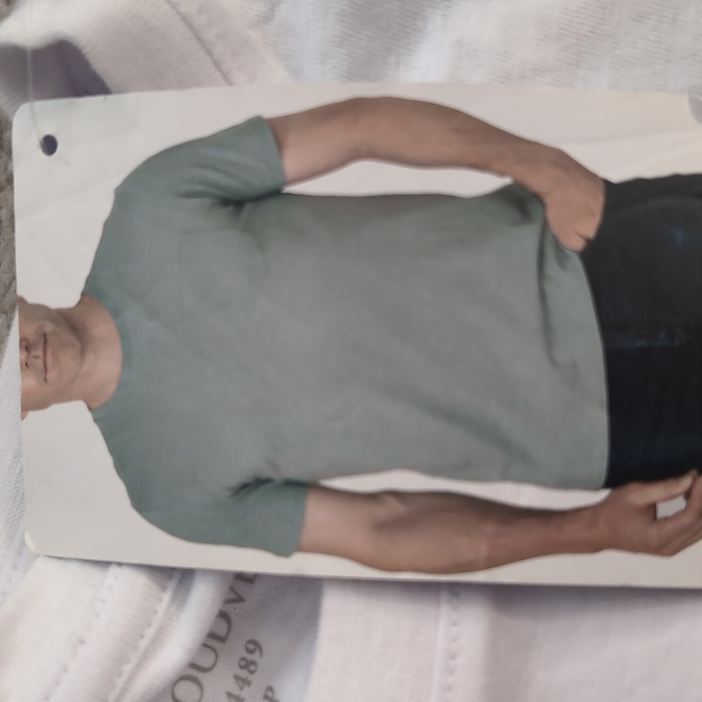 S: 🤍 Cloudveil T-Shirt With Pocket